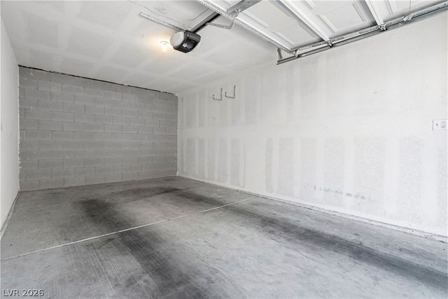 8501 West University Avenue 2089, Las Vegas, NV 89147