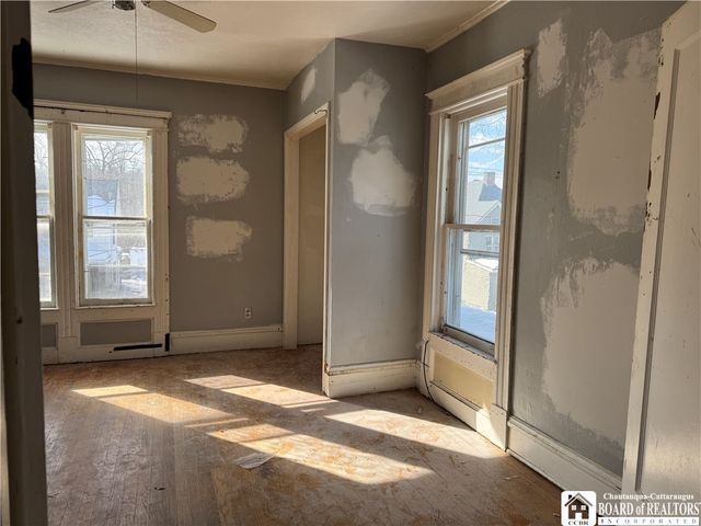 31 Linwood Avenue, Jamestown, NY 14701