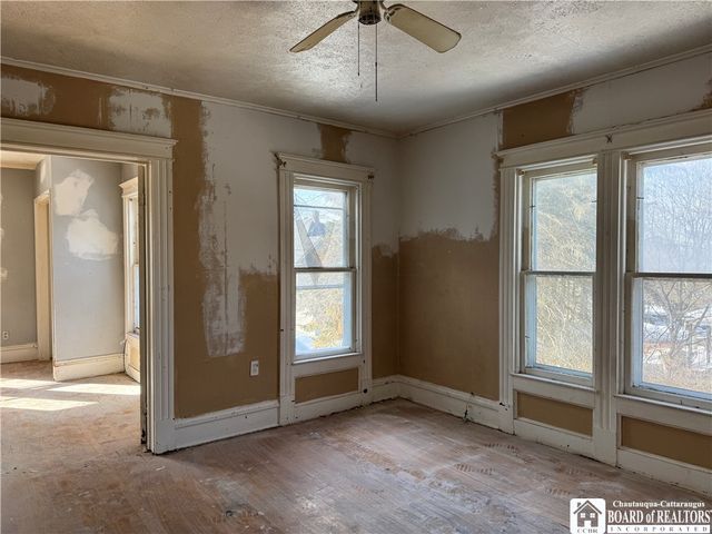 31 Linwood Avenue, Jamestown, NY 14701