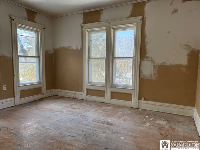 31 Linwood Avenue, Jamestown, NY 14701