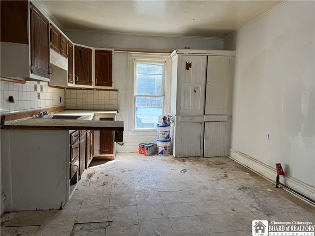 31 Linwood Avenue, Jamestown, NY 14701