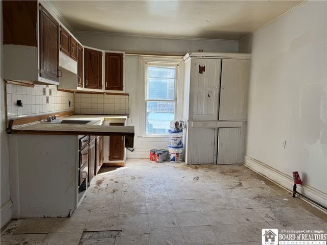 31 Linwood Avenue, Jamestown, NY 14701