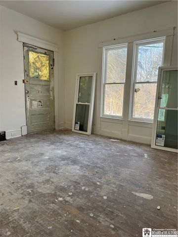 31 Linwood Avenue, Jamestown, NY 14701