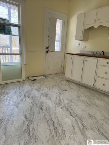 31 Linwood Avenue, Jamestown, NY 14701