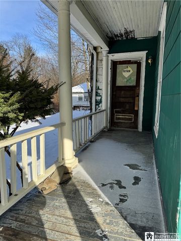 31 Linwood Avenue, Jamestown, NY 14701