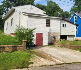 945 Cedar Street, Poplar Bluff, MO 63901