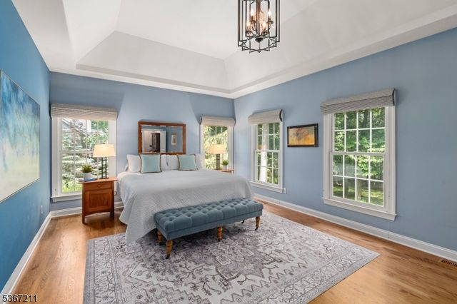 5 Mcvickers Ln, Mendham Twp., NJ 07945