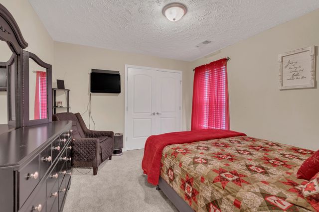 1041 Campbell Ave, Gallatin, TN 37066