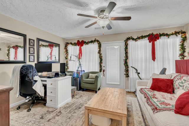 1041 Campbell Ave, Gallatin, TN 37066