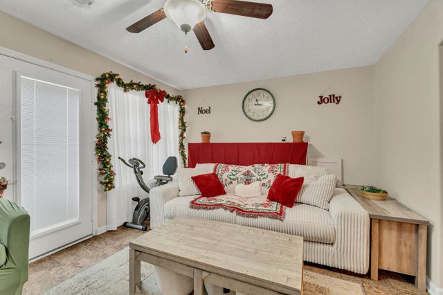 1041 Campbell Ave, Gallatin, TN 37066