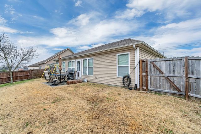 1041 Campbell Ave, Gallatin, TN 37066