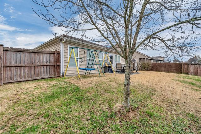 1041 Campbell Ave, Gallatin, TN 37066