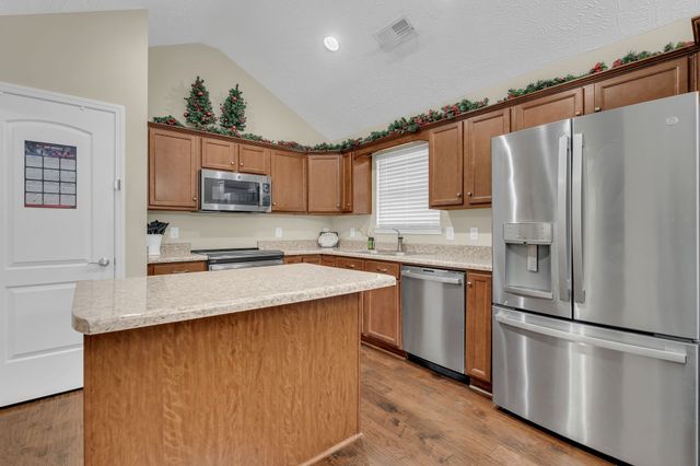 1041 Campbell Ave, Gallatin, TN 37066