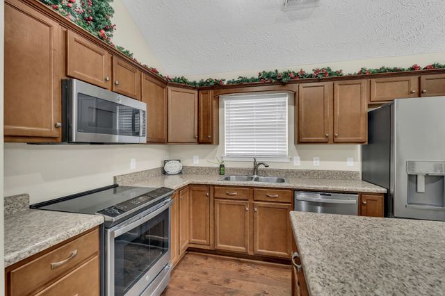 1041 Campbell Ave, Gallatin, TN 37066