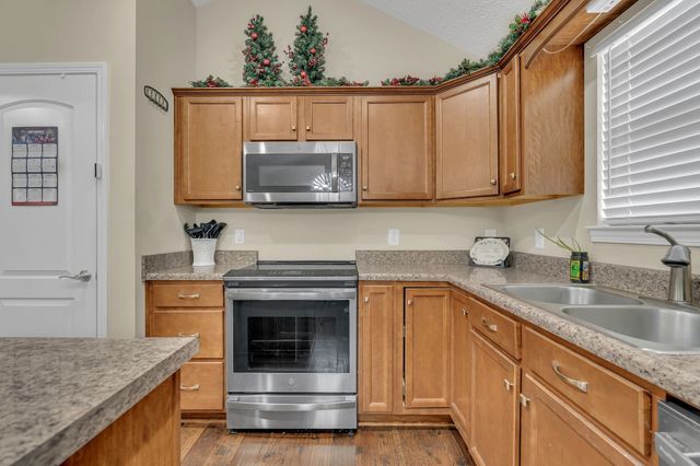 1041 Campbell Ave, Gallatin, TN 37066