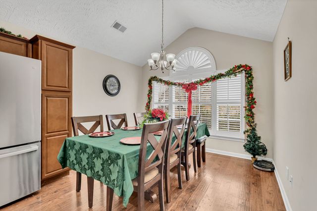 1041 Campbell Ave, Gallatin, TN 37066