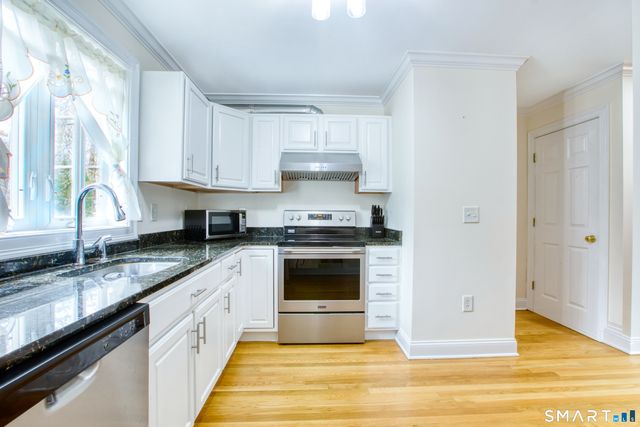 39 Maple Tree Avenue 40, Stamford, CT 06906