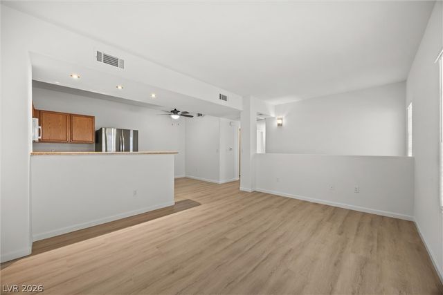 2001 Sue Court 206, Las Vegas, NV 89108