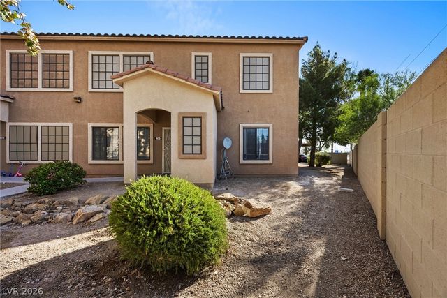 2001 Sue Court 206, Las Vegas, NV 89108