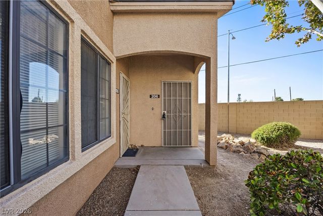 2001 Sue Court 206, Las Vegas, NV 89108