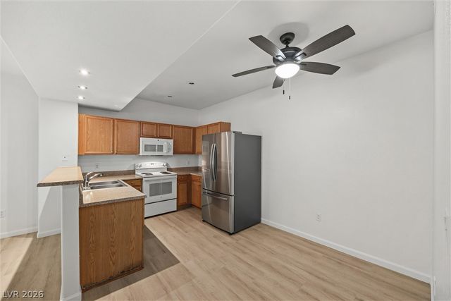 2001 Sue Court 206, Las Vegas, NV 89108