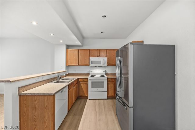2001 Sue Court 206, Las Vegas, NV 89108