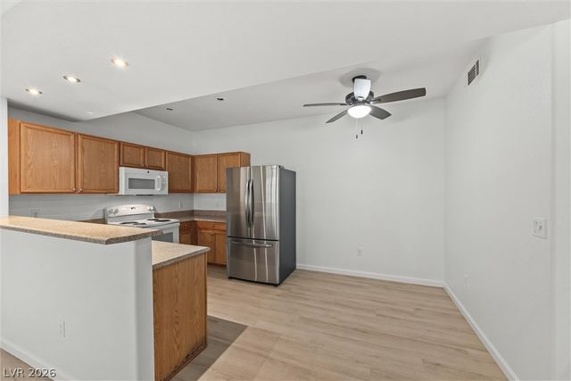 2001 Sue Court 206, Las Vegas, NV 89108