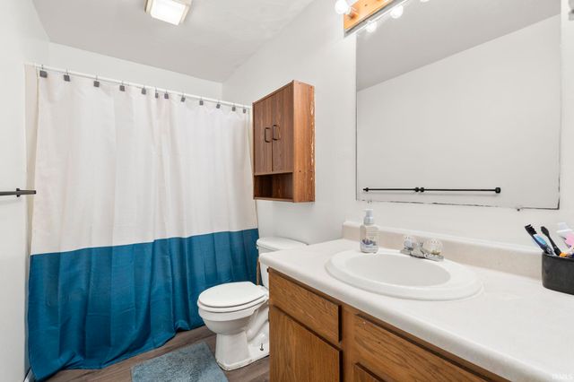 627 E Jefferson Street, Warren, IN 46792