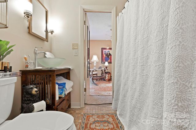 571 Tsisqua Circle, Brevard, NC 28712