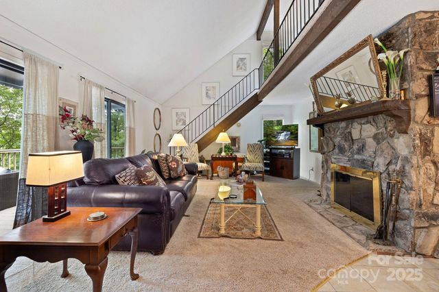 571 Tsisqua Circle, Brevard, NC 28712