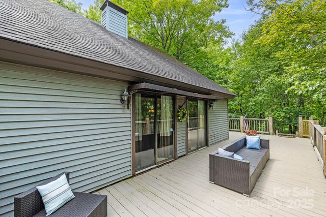 571 Tsisqua Circle, Brevard, NC 28712