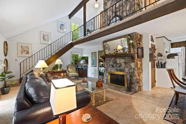 571 Tsisqua Circle, Brevard, NC 28712