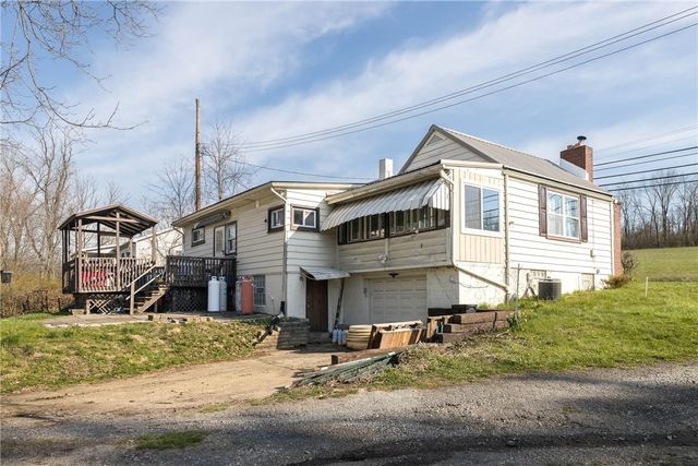 1971 Henderson Ave, Chartiers, PA 15301