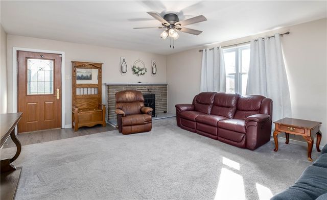 1971 Henderson Ave, Chartiers, PA 15301