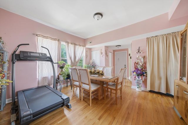 4101 W Potomac Avenue, Chicago, IL 60651