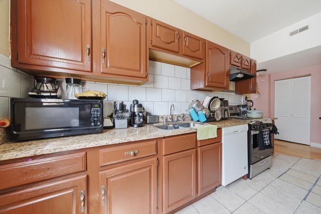 4101 W Potomac Avenue, Chicago, IL 60651