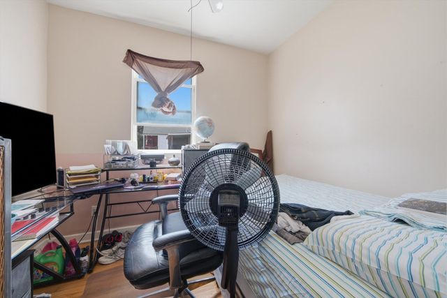 4101 W Potomac Avenue, Chicago, IL 60651