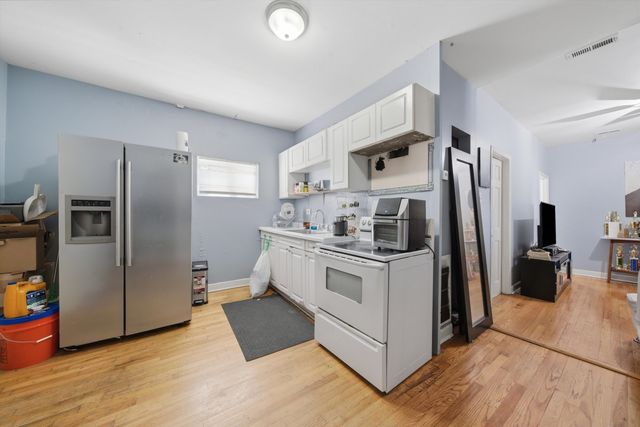 4101 W Potomac Avenue, Chicago, IL 60651
