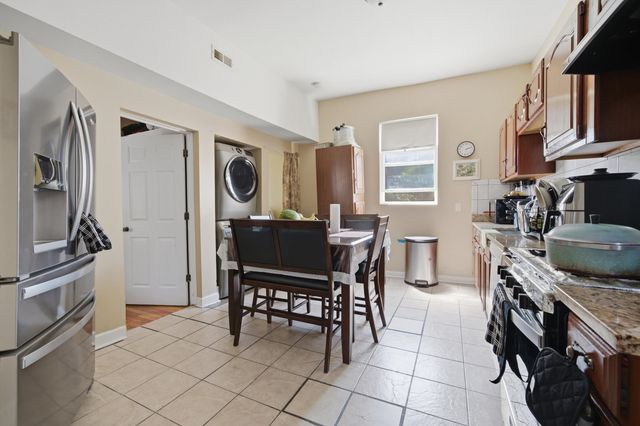 4101 W Potomac Avenue, Chicago, IL 60651