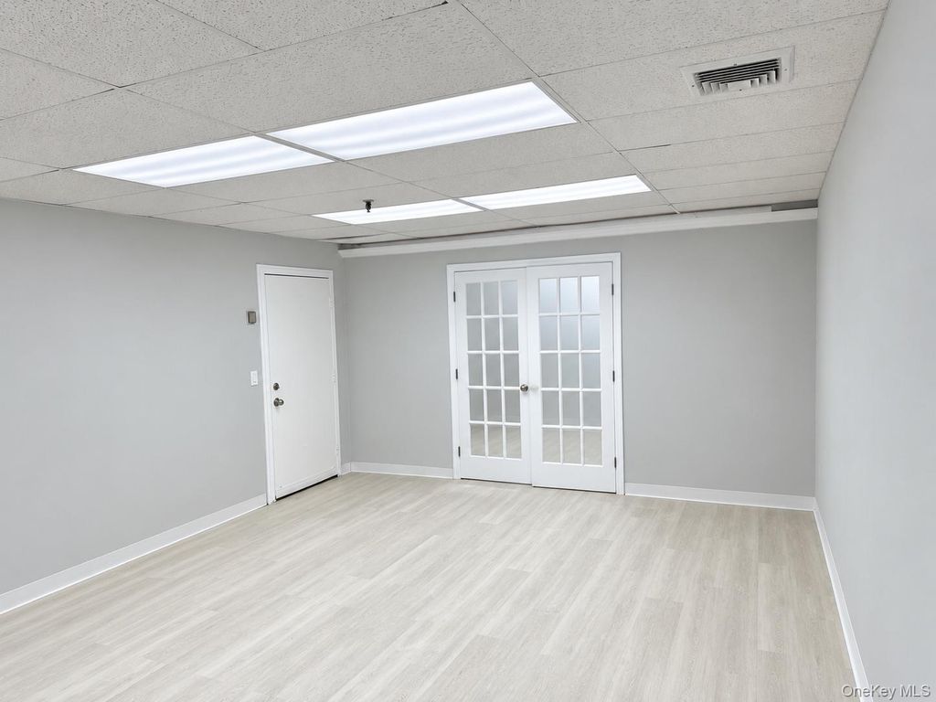 91 Broadway Suite 3 (only), Huntington, NY 11740 — photo 2