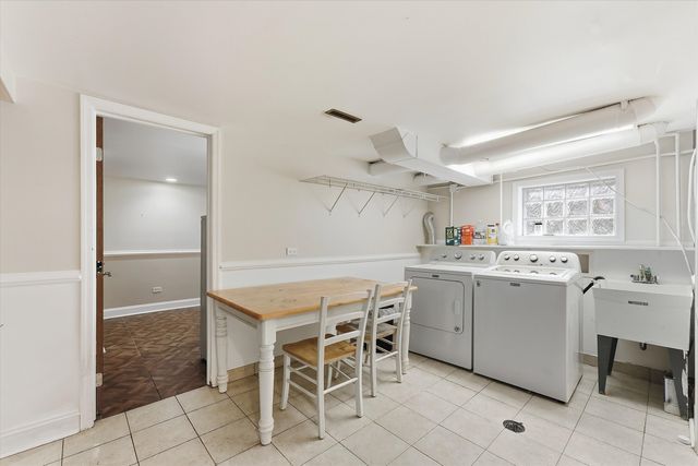 1422 Westchester Boulevard, Westchester, IL 60154