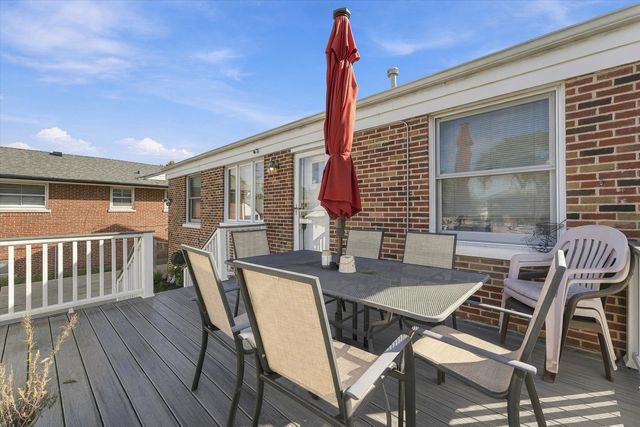 1422 Westchester Boulevard, Westchester, IL 60154