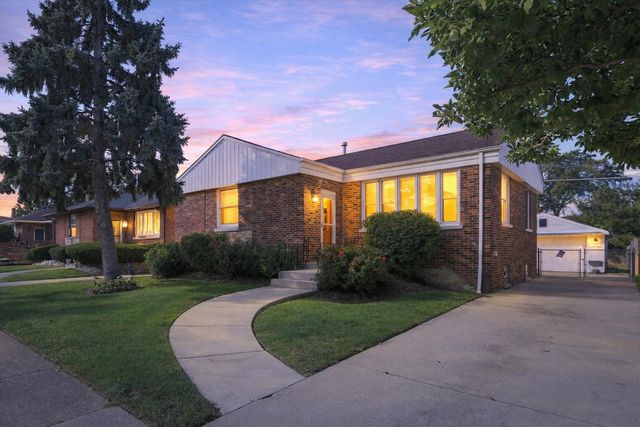 1422 Westchester Boulevard, Westchester, IL 60154