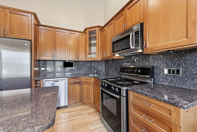 1422 Westchester Boulevard, Westchester, IL 60154