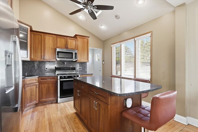 1422 Westchester Boulevard, Westchester, IL 60154