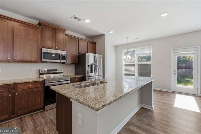 103 McGinnis Circle, Calhoun, GA 30701