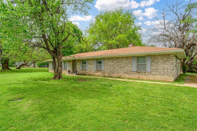 311 N Britton Street, Tom Bean, TX 75489