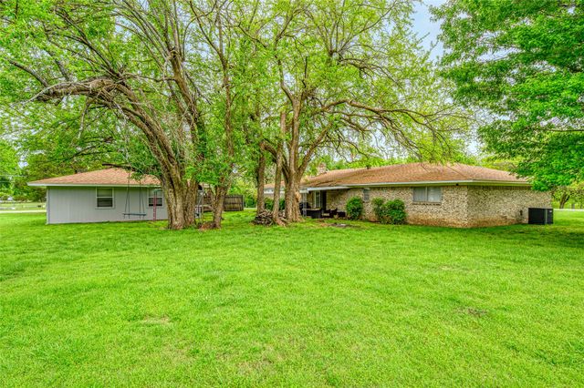 311 N Britton Street, Tom Bean, TX 75489