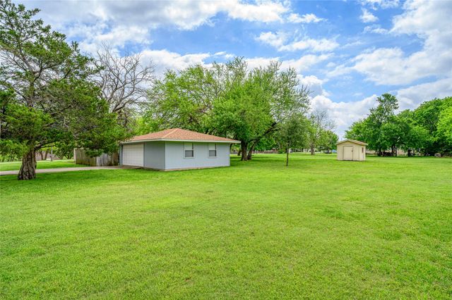 311 N Britton Street, Tom Bean, TX 75489