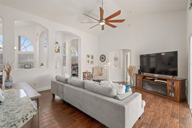 3301 BLUE JAY CT, St Cloud, FL 34772